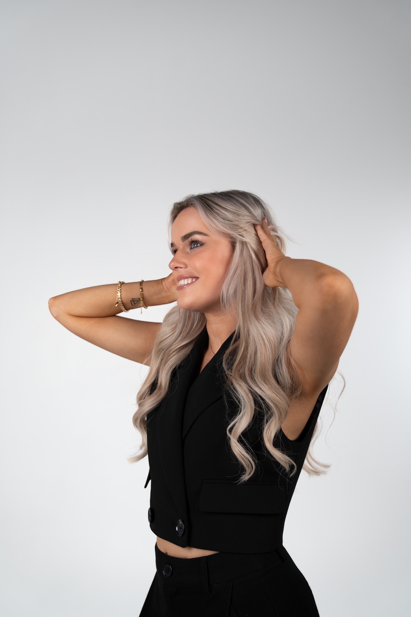 Lisa, specialist hair extensions